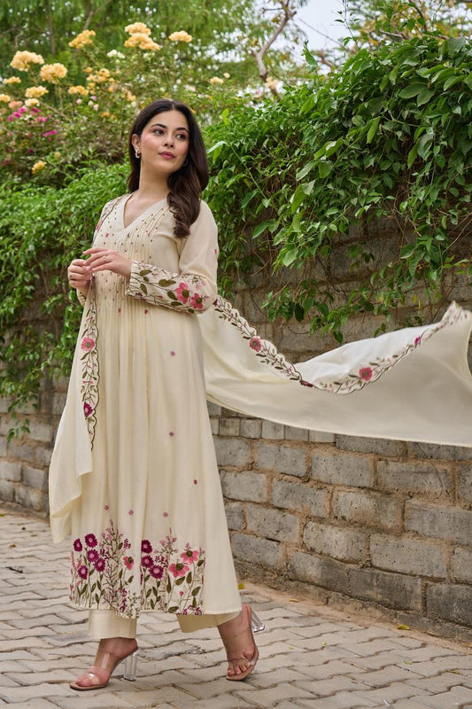 Ivory Floral Embroidered Anarkali Kurta Set Design