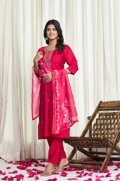 Pink Embroidered Kurta Set with Floral Dupatta – Royale