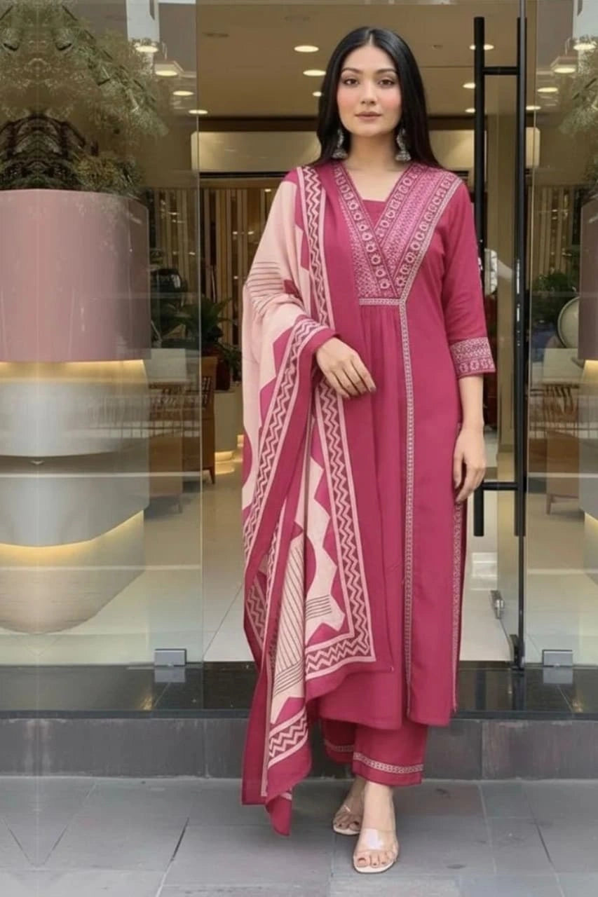 Gulabi Aarzoo Embroidered Kurta Set