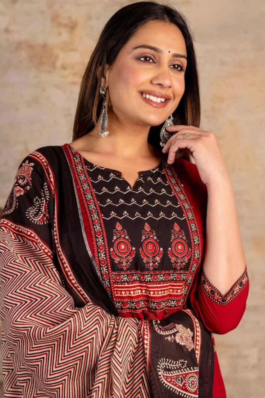 Red Jaipuri Printed Suit Set With Elegant Black Dupatta