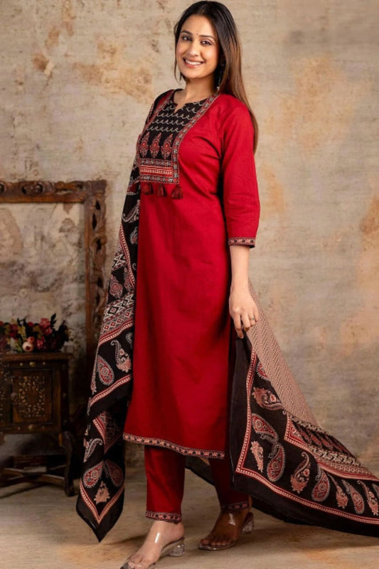 Red Jaipuri Printed Suit Set With Elegant Black Dupatta