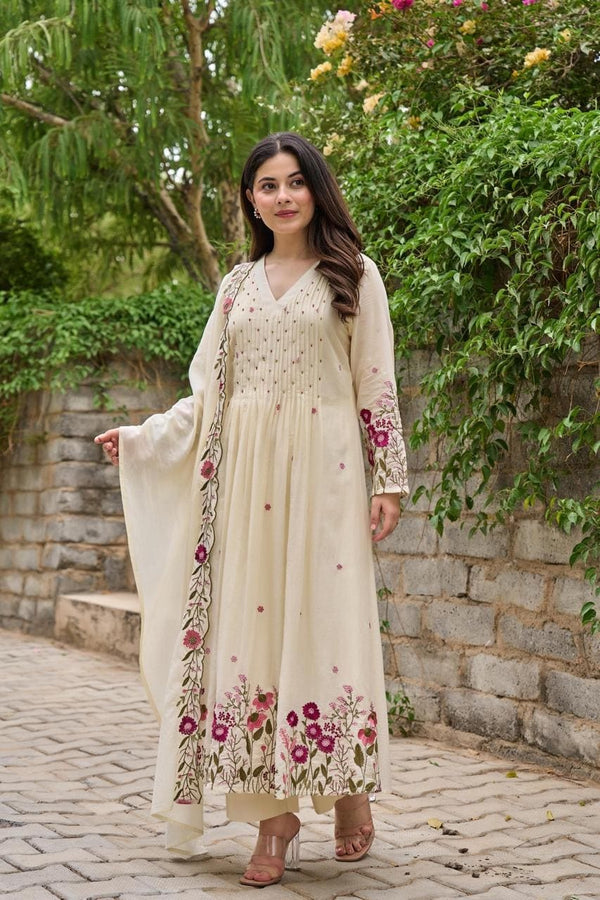 Ivory Floral Embroidered Anarkali Kurta Set with Scallop Dupatta