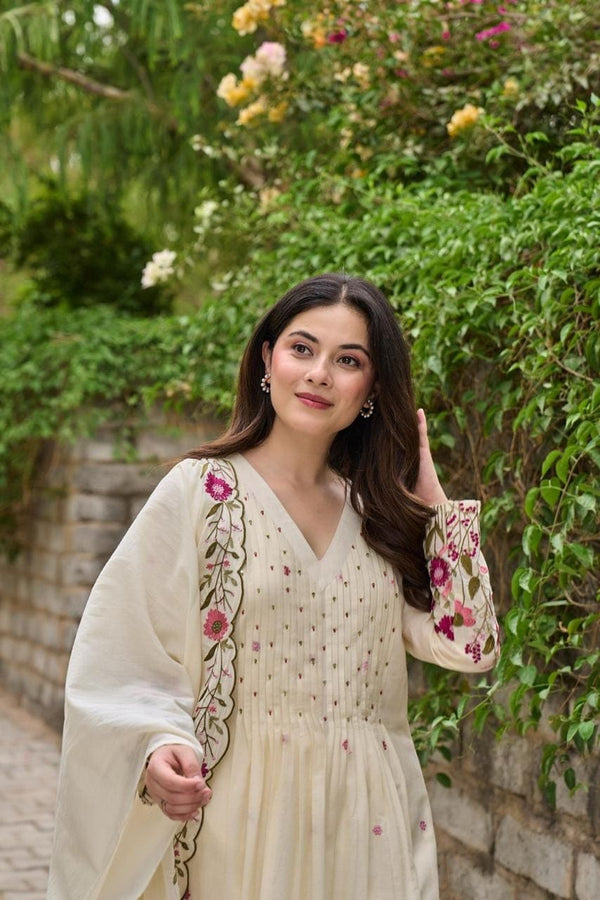 Ivory Floral Embroidered Anarkali Kurta Set with Scallop Dupatta